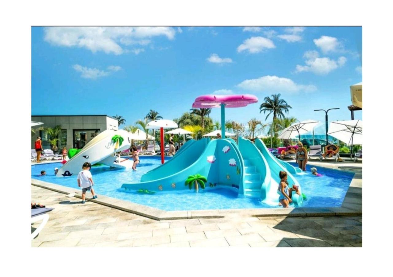 Purple Onyx - Pool & Spa Beach Resort Navodari Bagian luar foto